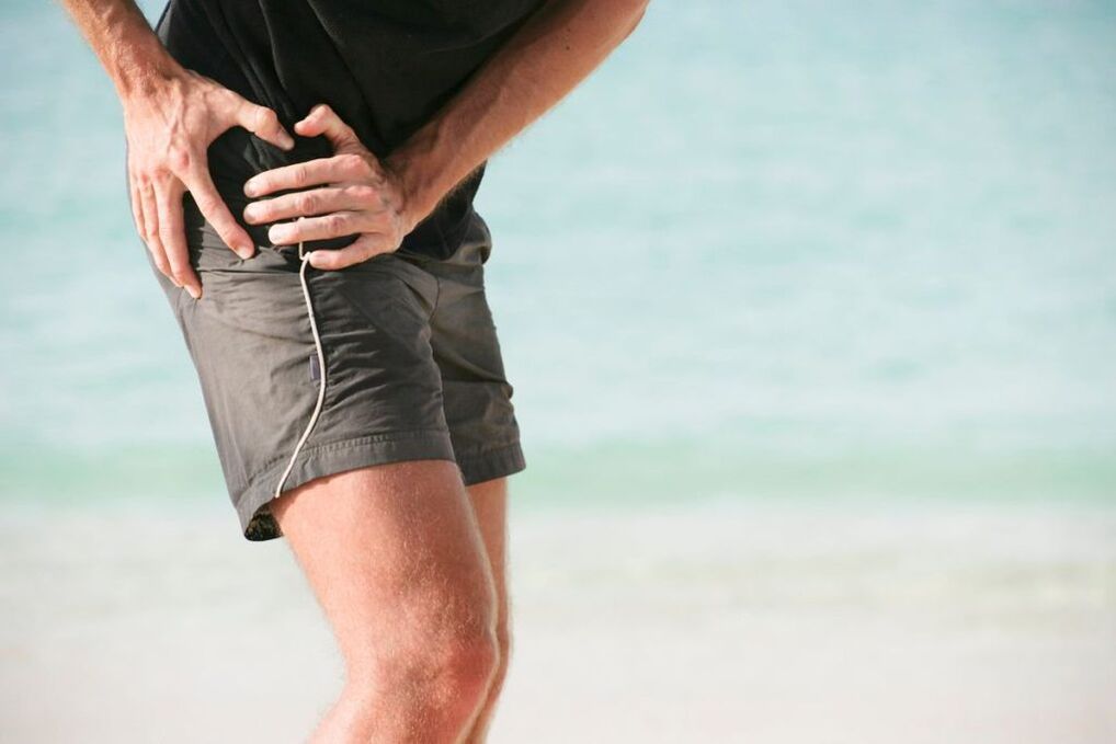 pain when walking in the hip area, a symptom of osteoarthritis of the hip joint