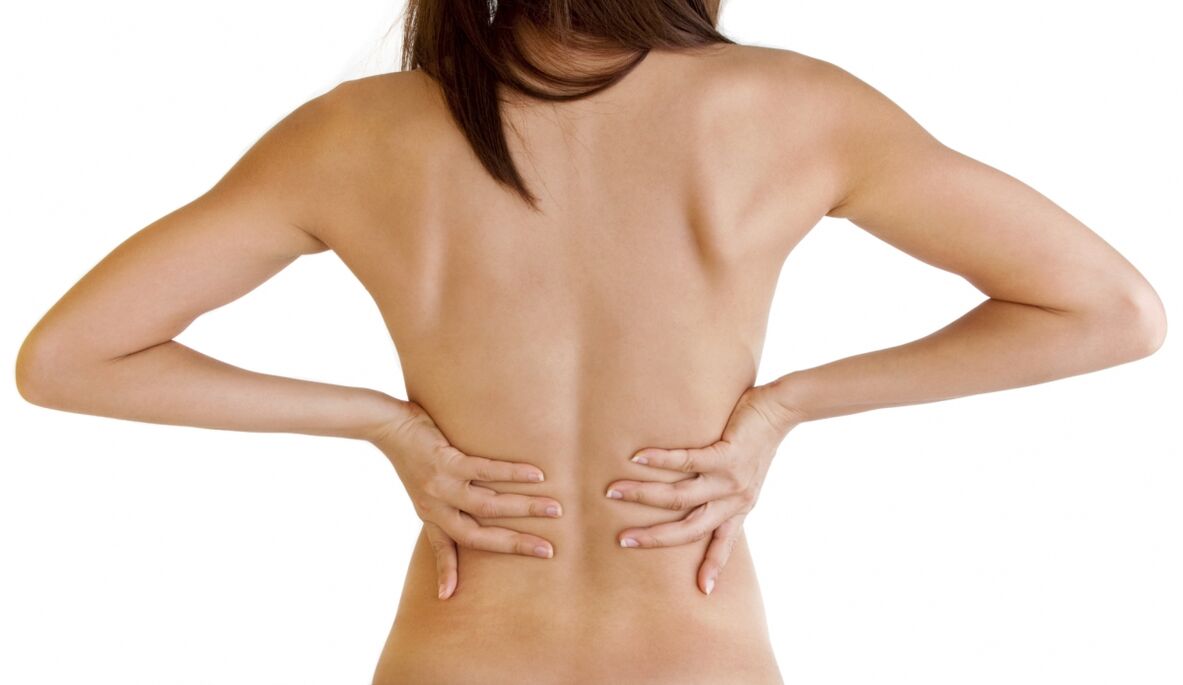 In the second stage of thoracic osteochondrosis, back pain appears. 