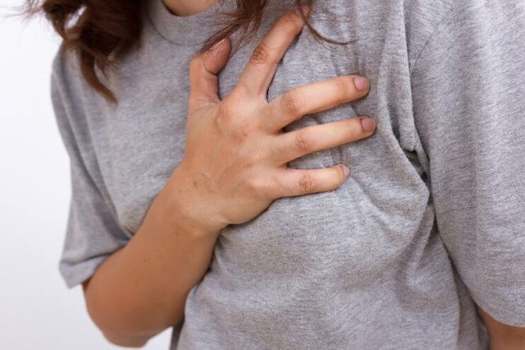 Heart attack as a cause of pain in the shoulder blades.