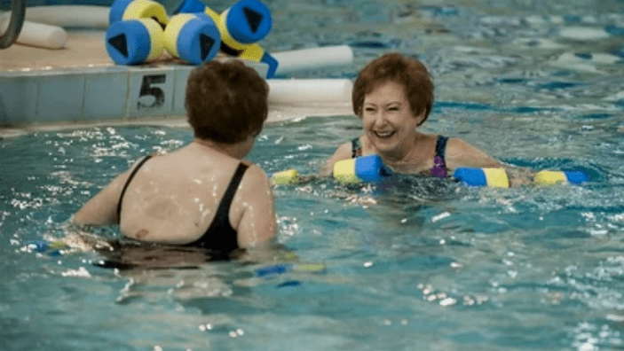 The pool is recommended to everyone and always.